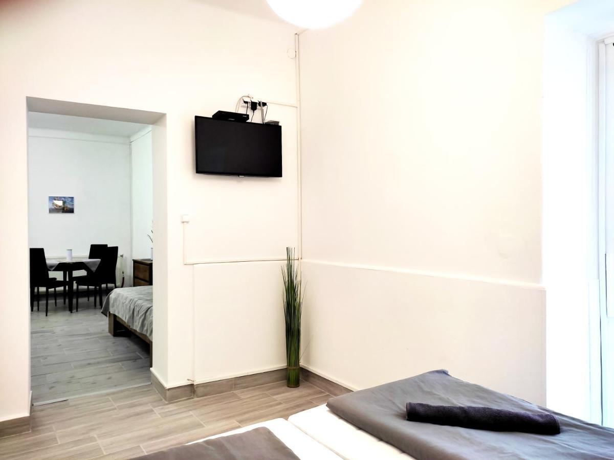 Dunapart Apartment 베크 외부 사진